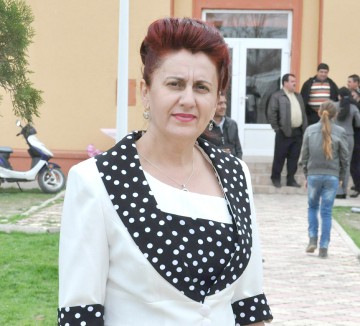 Preoţii fac slujbă pentru ploaie, în localitatea Saraiu